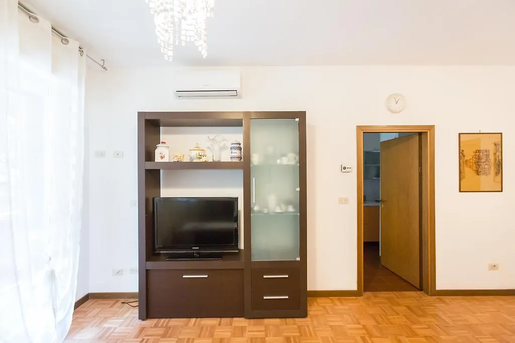 Bolognina Central Apartment Bologna 0*,